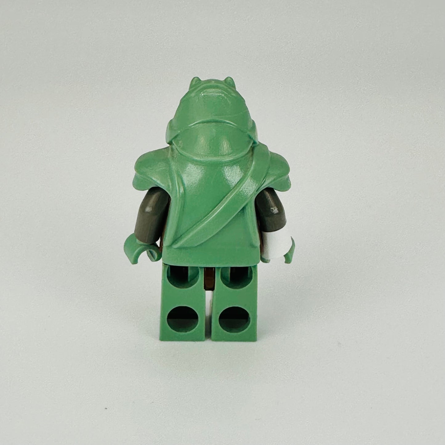 sw0075: Gamorrean Guard (Dark Gray Arms) - Bricks and Minifigs Sioux Falls