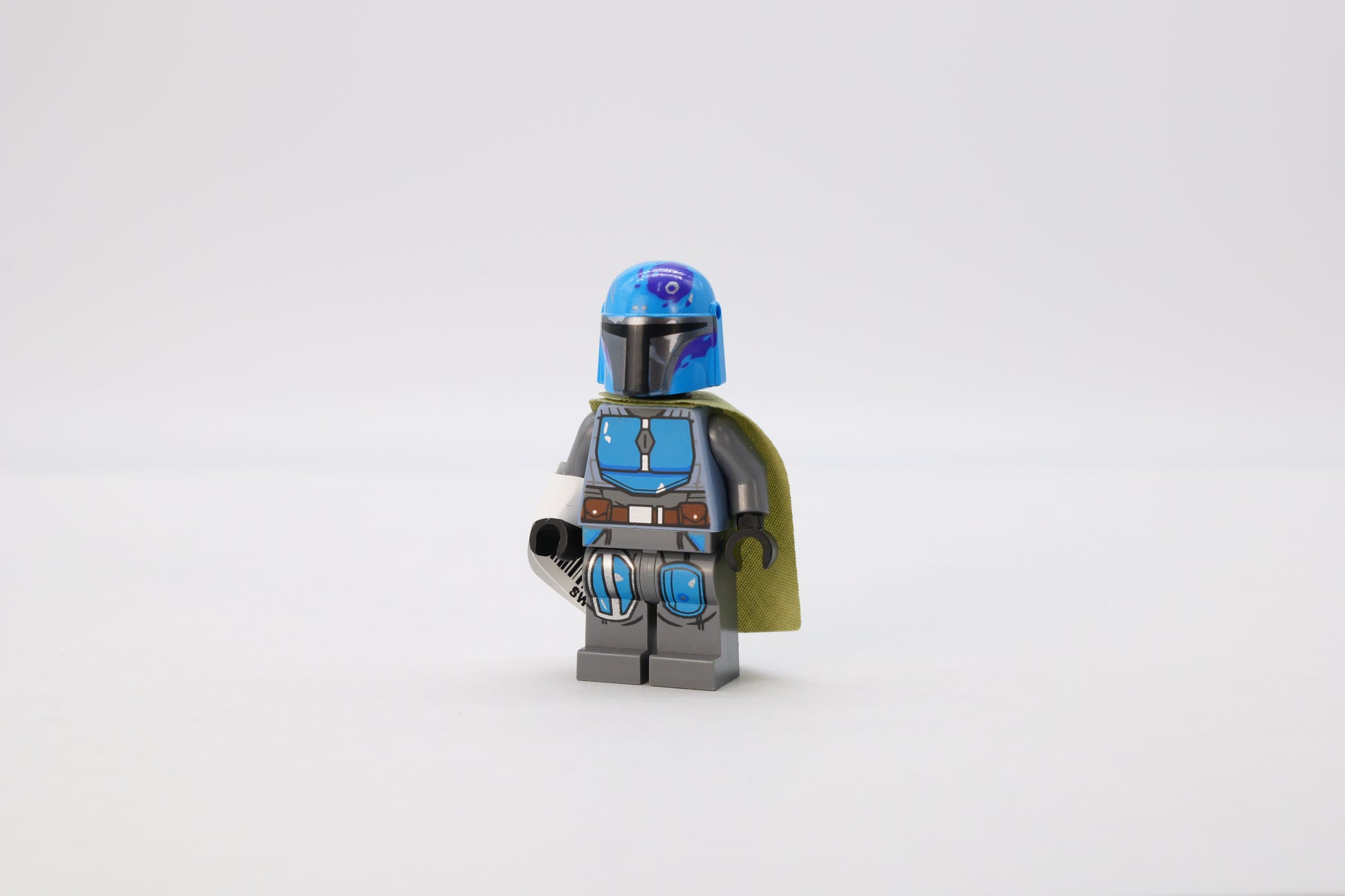 sw1080: Mandalorian Tribe Warrior - Male, Olive Green Cape, Dark Azure Helmet - Bricks and Minifigs Sioux Falls