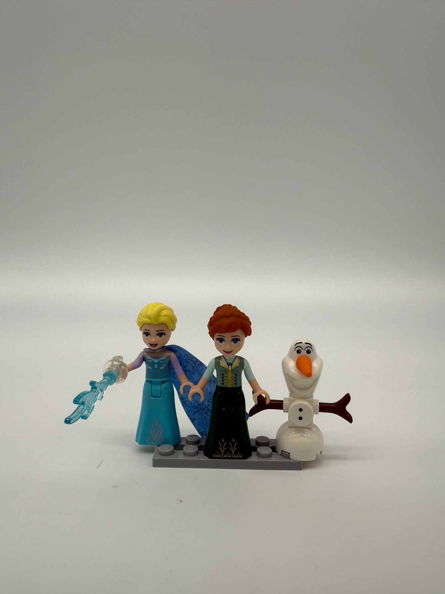 Elsa's Magical Ice Place - Bricks and Minifigs Sioux Falls