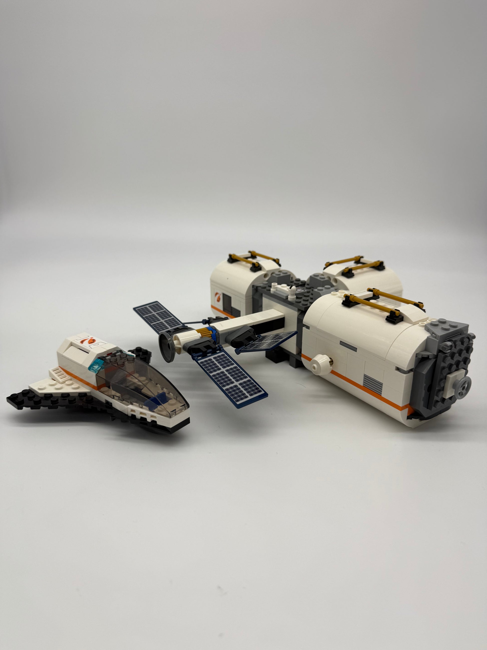 Lunar Space Station - Bricks and Minifigs Sioux Falls