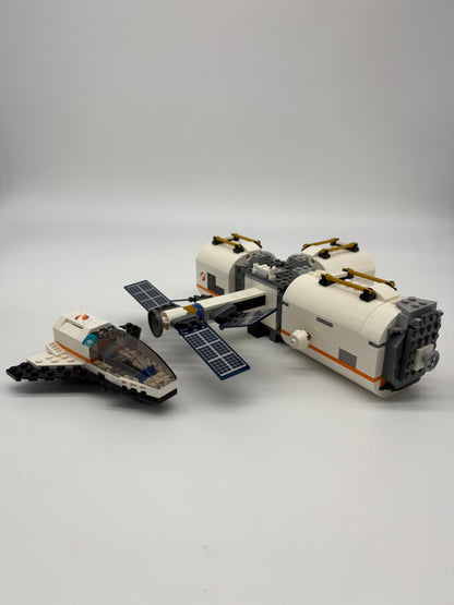 Lunar Space Station - Bricks and Minifigs Sioux Falls