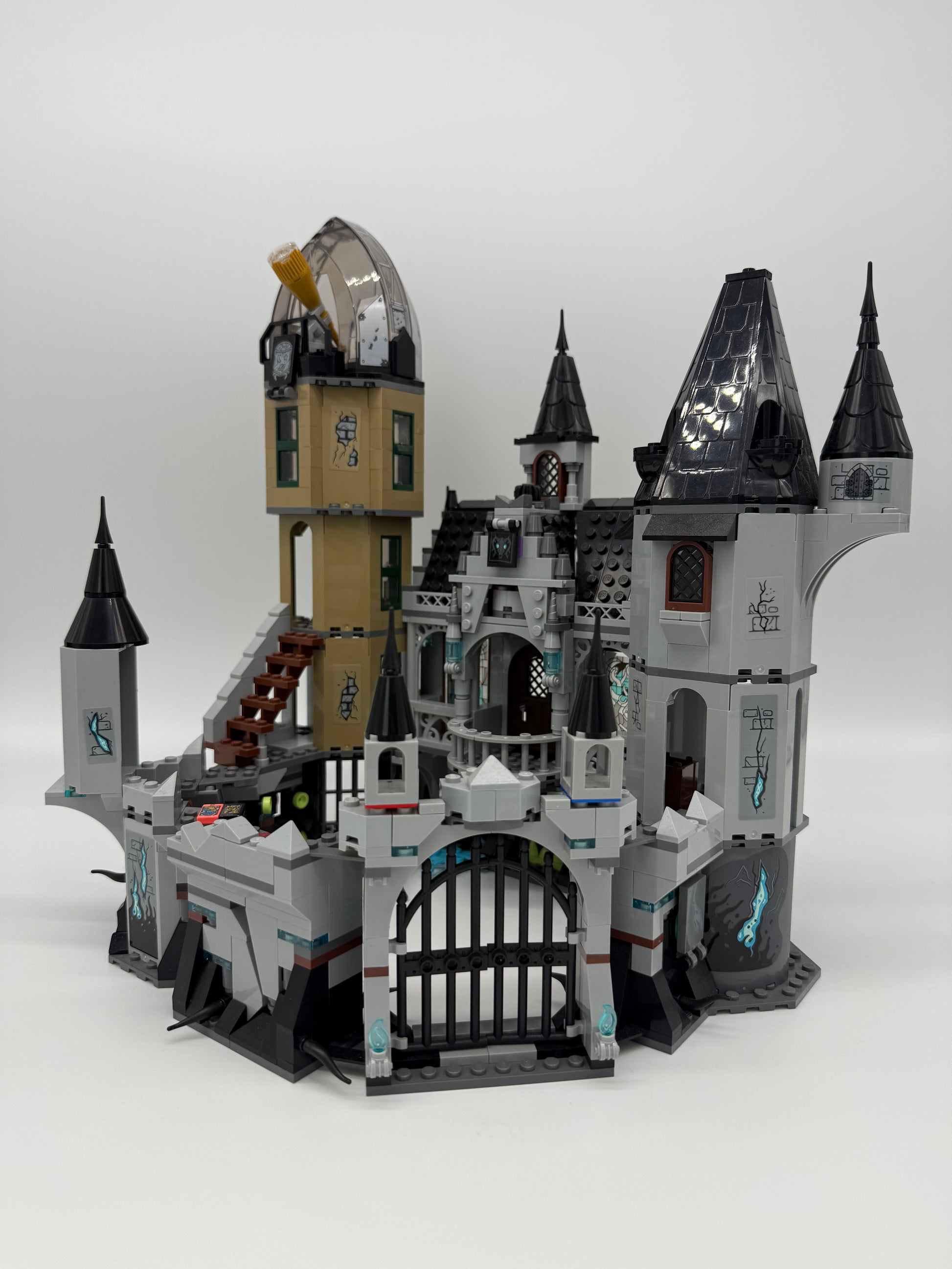 Mystery Castle - Bricks and Minifigs Sioux Falls