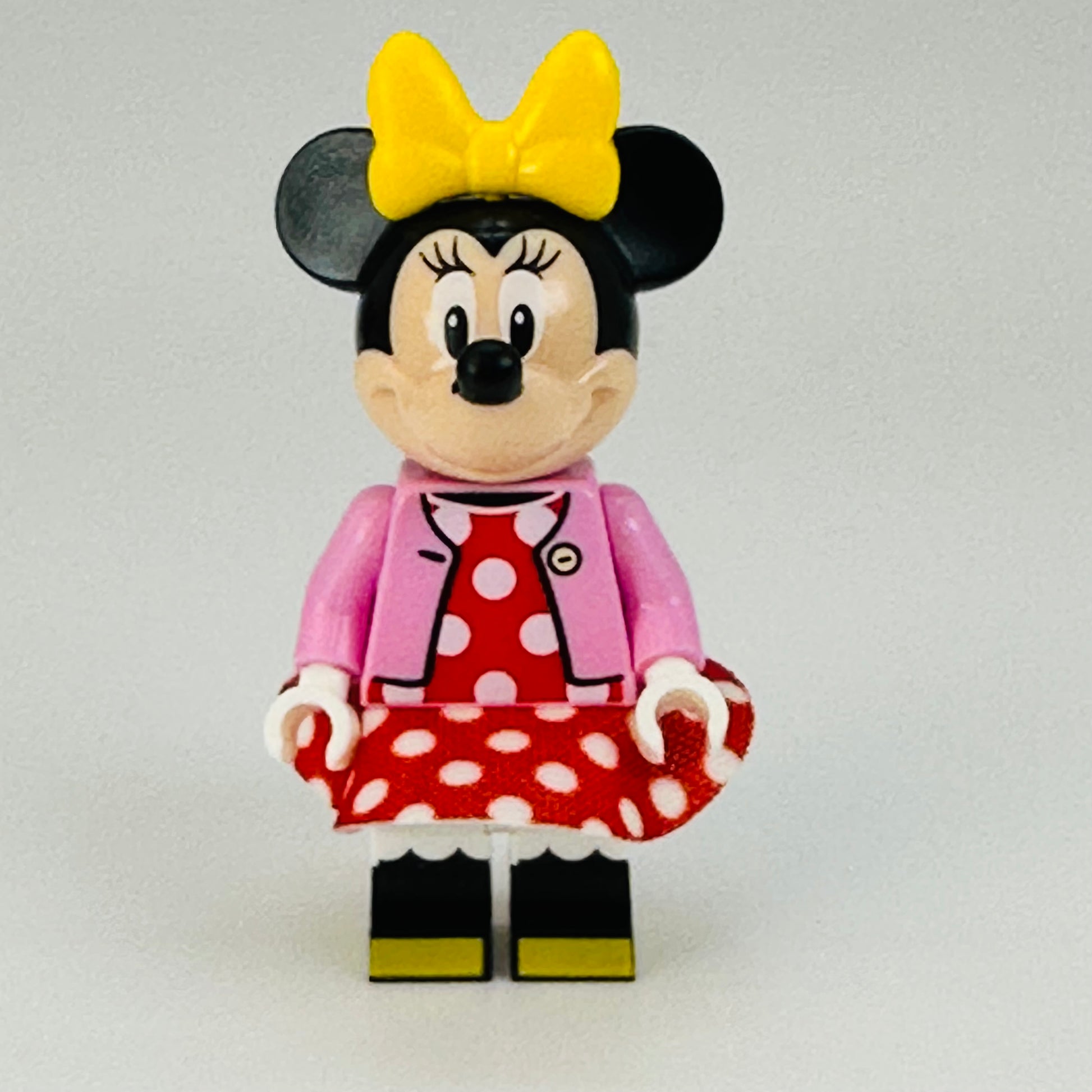 dis089: Minnie Mouse - Bright Pink Jacket, Red Polka Dot Dress, Yellow Bow - Bricks and Minifigs Sioux Falls